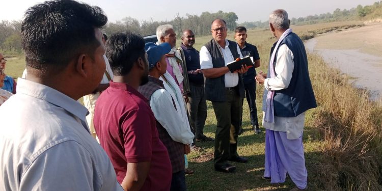 सिंचाइ तथा खानेपानी मन्त्री कुशवाहा द्रारा खाेला,नालाको स्थलगत निरीक्षन